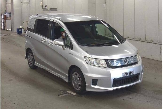 HONDA FREED HYBRID 2013 full