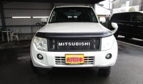 MITSUBISHI PAJERO 2013