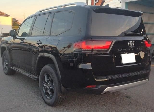 TOYOTA LAND CRUISER GR SPORTS full