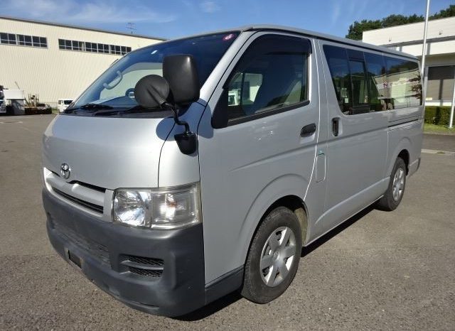 TOYOTA HIACE VAN full