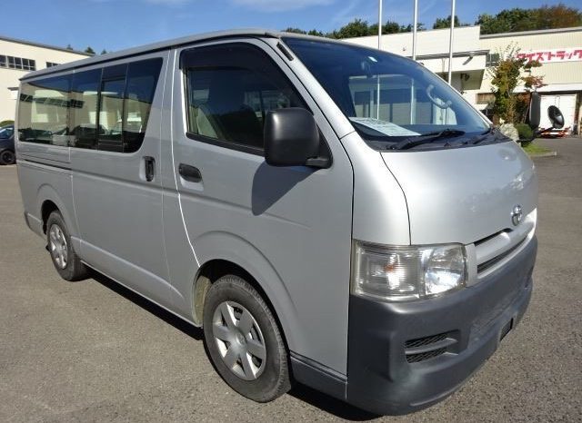 TOYOTA HIACE VAN full