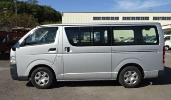 TOYOTA HIACE VAN full