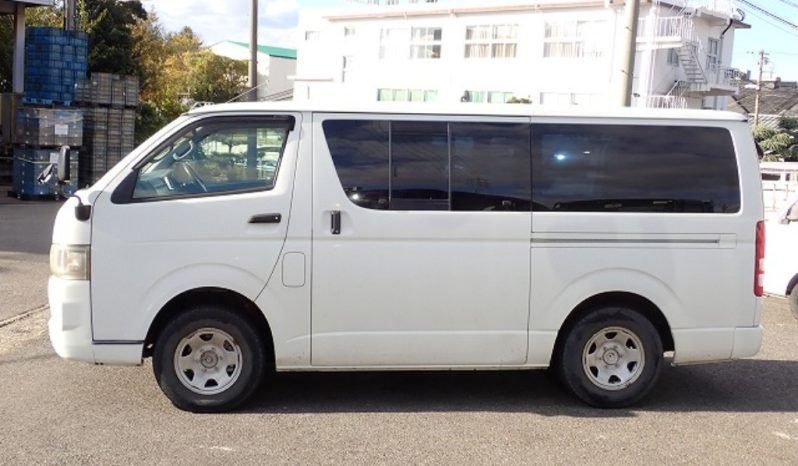 TOYOTA HIACE VAN full