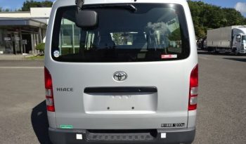 TOYOTA HIACE VAN full