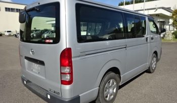 TOYOTA HIACE VAN full