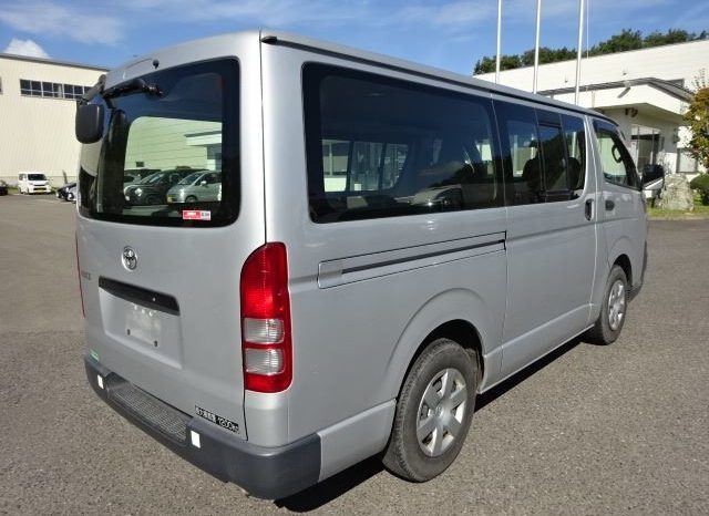 TOYOTA HIACE VAN full