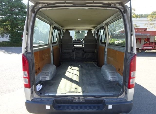 TOYOTA HIACE VAN full