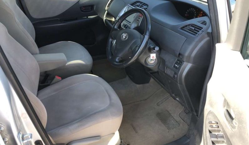 TOYOTA RACTIS full