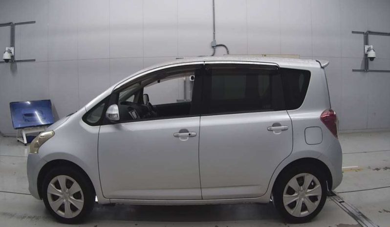TOYOTA RACTIS full