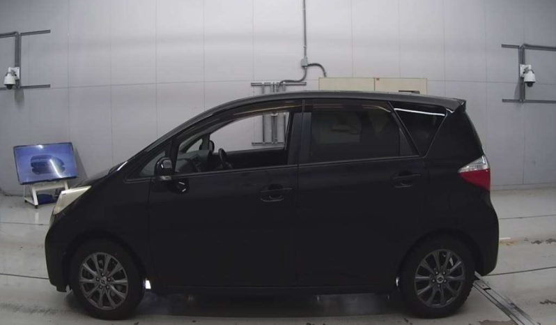 TOYOTA RACTIS full