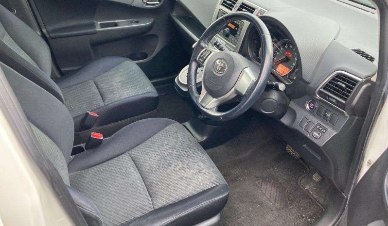 TOYOTA RACTIS full