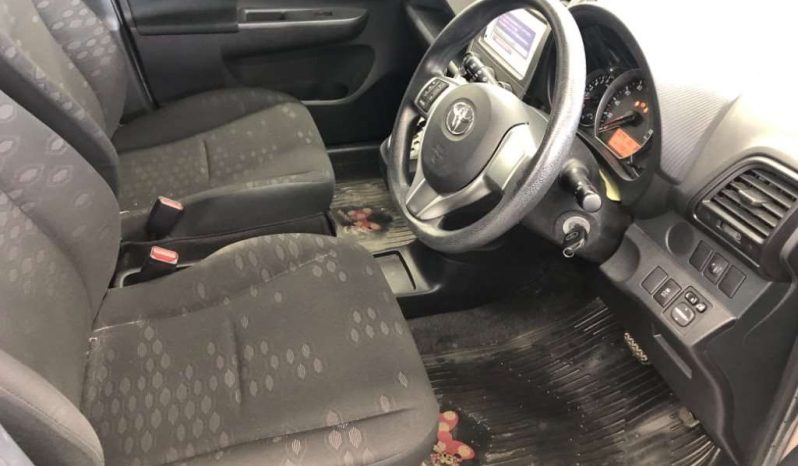 TOYOTA RACTIS full