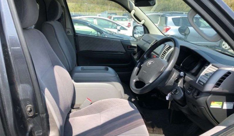 TOYOTA HIACE VAN full