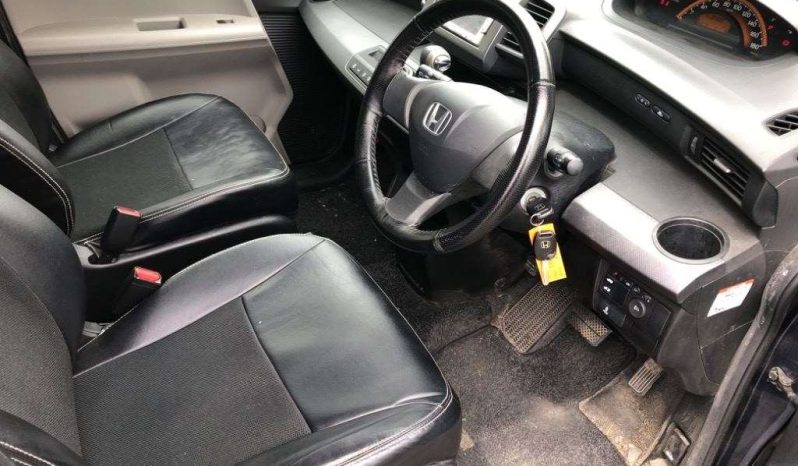 HONDA FREED full
