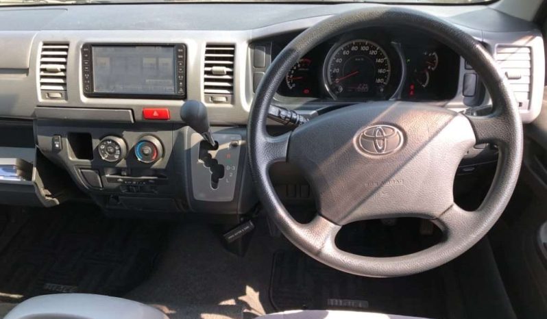 TOYOTA HIACE VAN full
