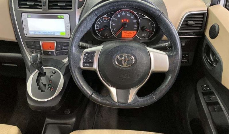 TOYOTA RACTIS full
