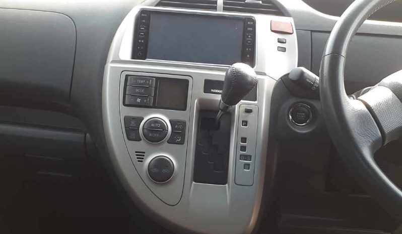 TOYOTA RACTIS full