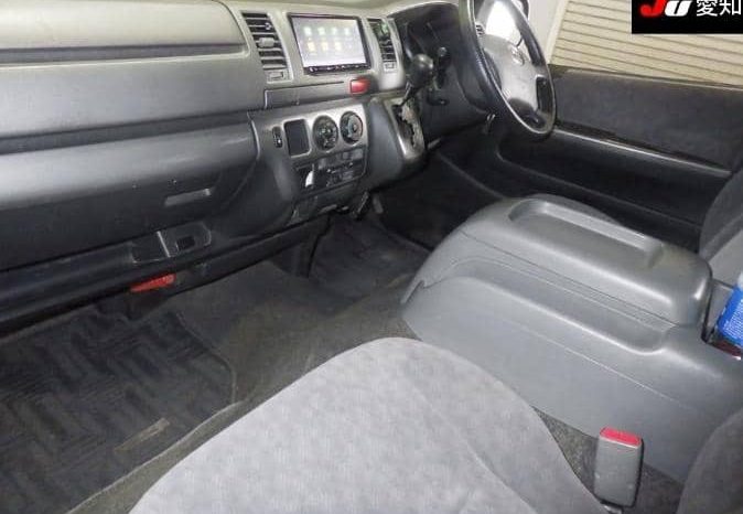 TOYOTA HIACE VAN full