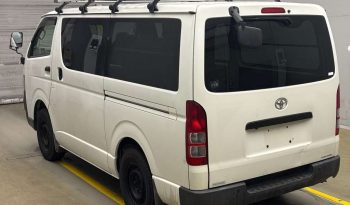 TOYOTA HIACE VAN full