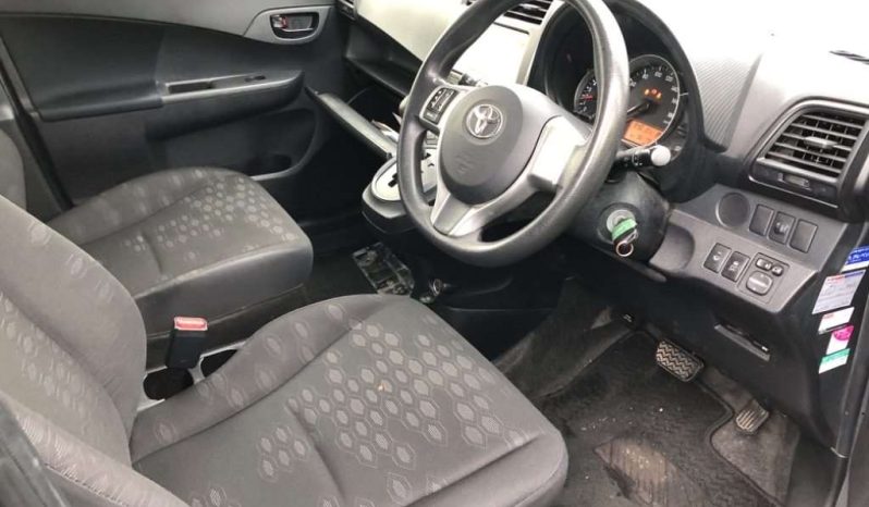 TOYOTA RACTIS full
