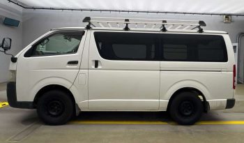 TOYOTA HIACE VAN full