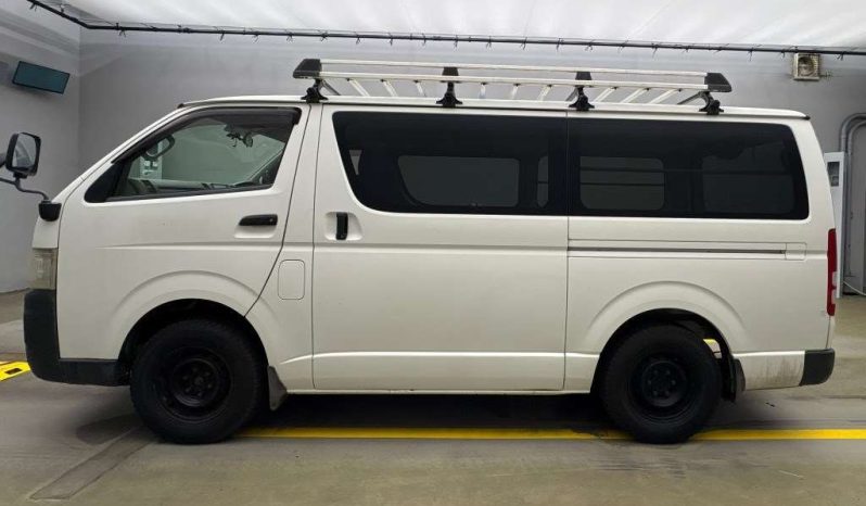TOYOTA HIACE VAN full