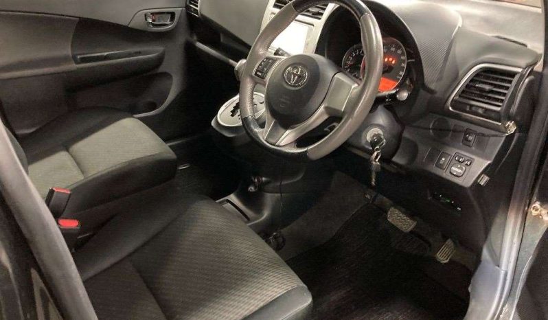 TOYOTA RACTIS full