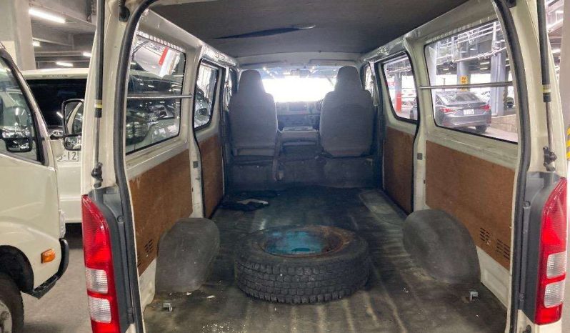 TOYOTA HIACE VAN full