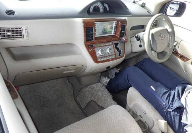TOYOTA RAUM full