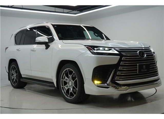 LEXUS LX600 full