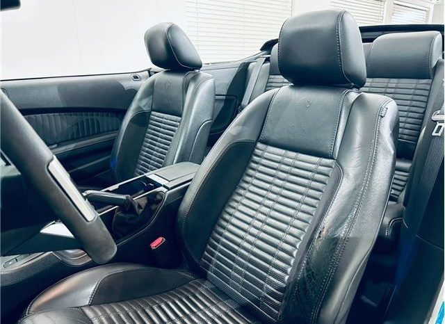 FORD MUSTANG full