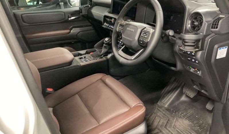 TOYOTA LAND CRUISER 250 full