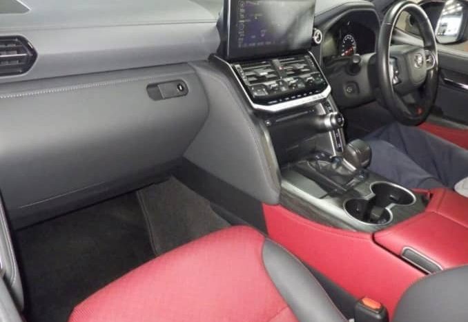 TOYOTA LAND CRUISER GR SPORTS full