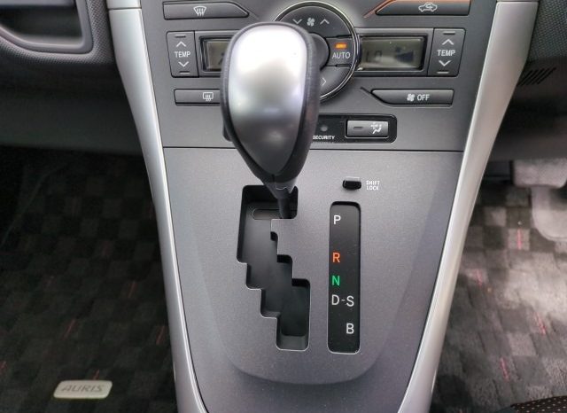 TOYOTA AURIS 2010 full