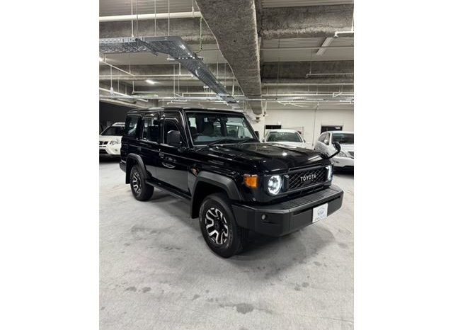 TOYOTA LAND CRUISER 70 full