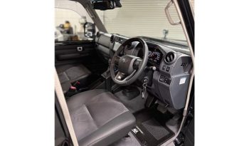 TOYOTA LAND CRUISER 70 full