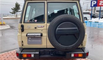 TOYOTA LAND CRUISER 70 full