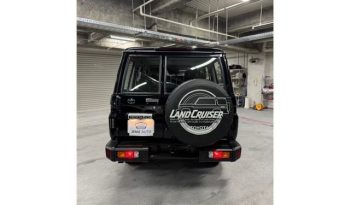 TOYOTA LAND CRUISER 70 full