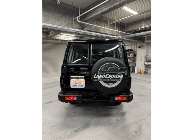 TOYOTA LAND CRUISER 70 full