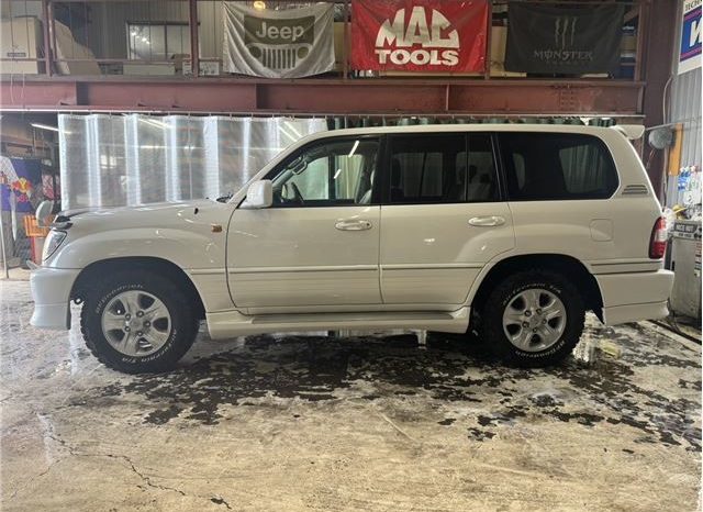 TOYOTA LAND CRUISER 100 full