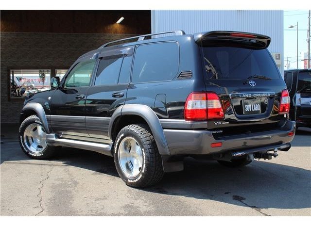 TOYOTA LAND CRUISER 100 full