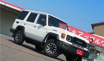 TOYOTA LAND CRUISER 70 full