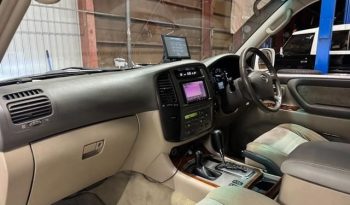 TOYOTA LAND CRUISER 100 full