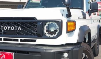 TOYOTA LAND CRUISER 70 full