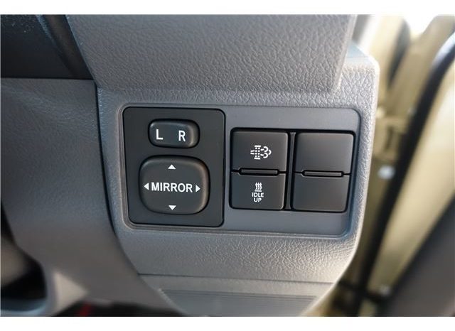 TOYOTA LAND CRUISER 70 full