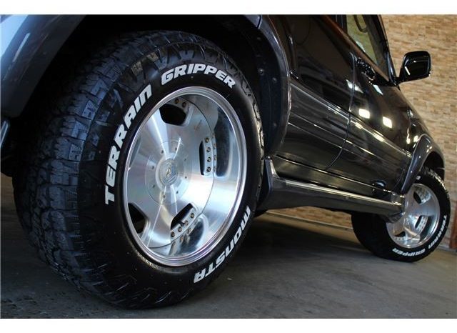 TOYOTA LAND CRUISER 100 full