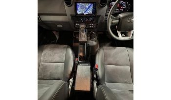 TOYOTA LAND CRUISER 70 full