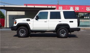 TOYOTA LAND CRUISER 70 full