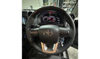 TOYOTA LAND CRUISER 70 full