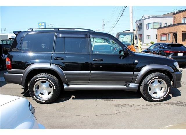 TOYOTA LAND CRUISER 100 full